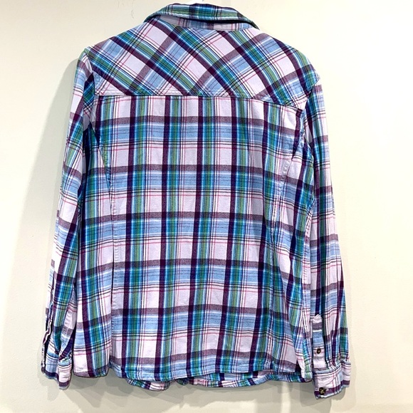 🔥Carhartt Women’s Blue Plaid Shirt🔥 - Picture 2 of 6